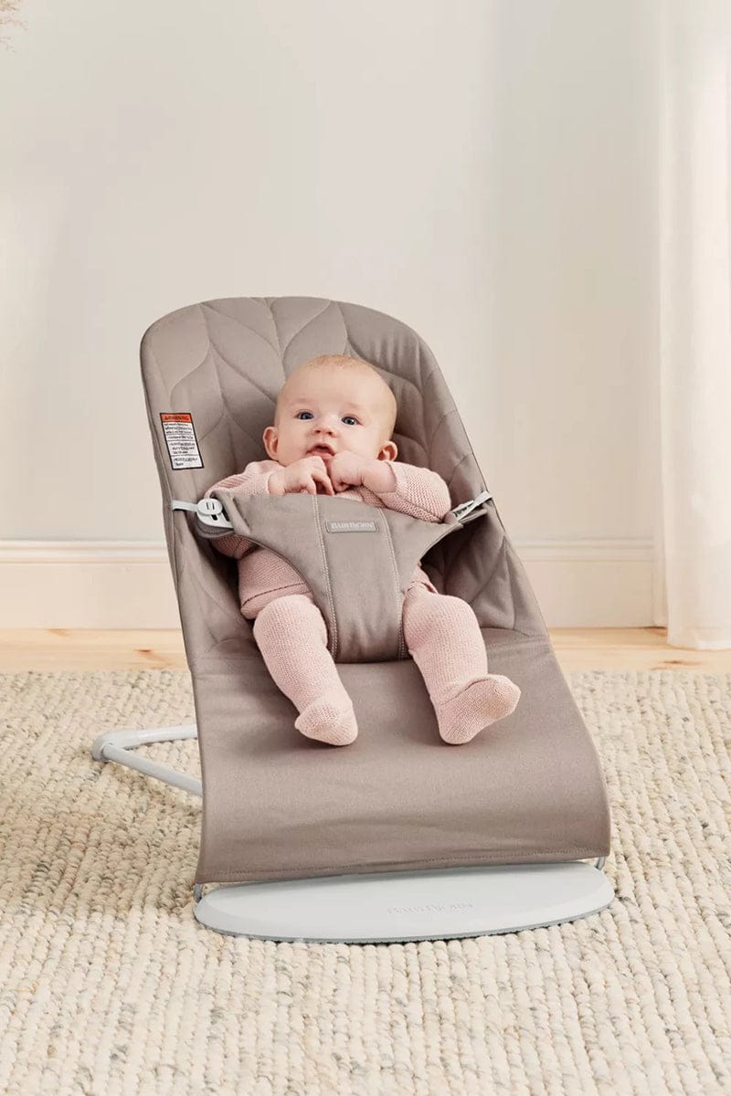 BabyBjörn Bouncer Bliss, Light Gray Frame Petal Quilt Woven - Sand Gray - 006117US
