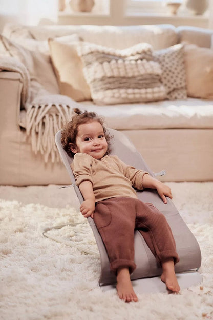 BabyBjörn Bouncer Bliss, Light Gray Frame Petal Quilt Woven - Sand Gray - 006117US