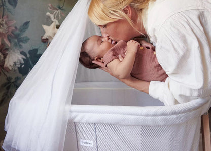 BabyBjorn Cradle + Fitted Sheet + Canopy Bundle - White - 610063US