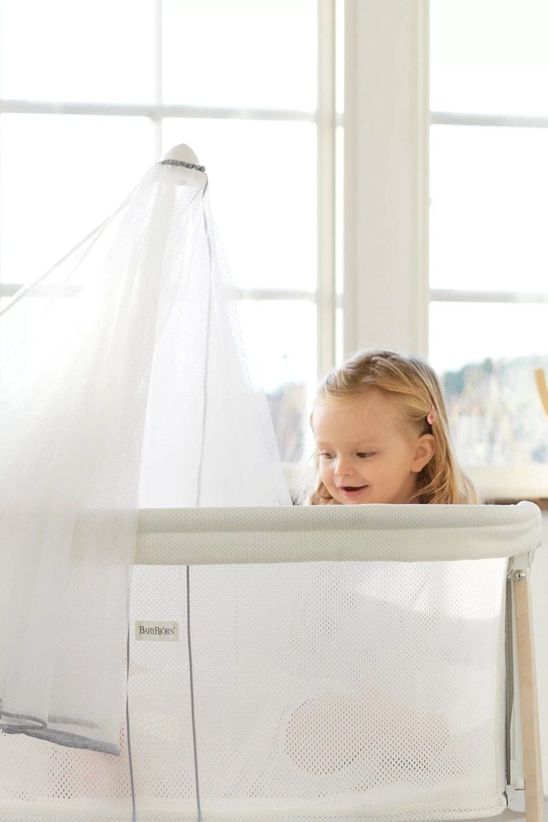 BabyBjorn Cradle + Fitted Sheet + Canopy Bundle - White - 610063US