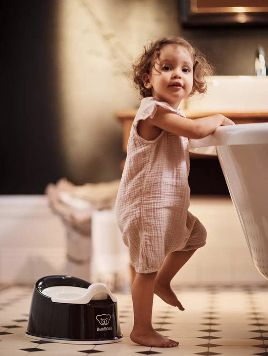BabyBjorn Smart Potty - Black / White - 051256US