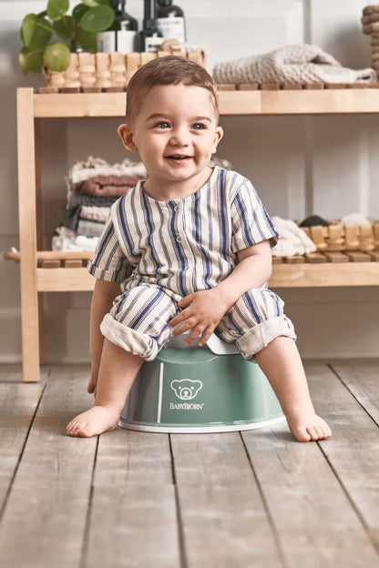 BabyBjorn Smart Potty - Deep Green/White - 051268US