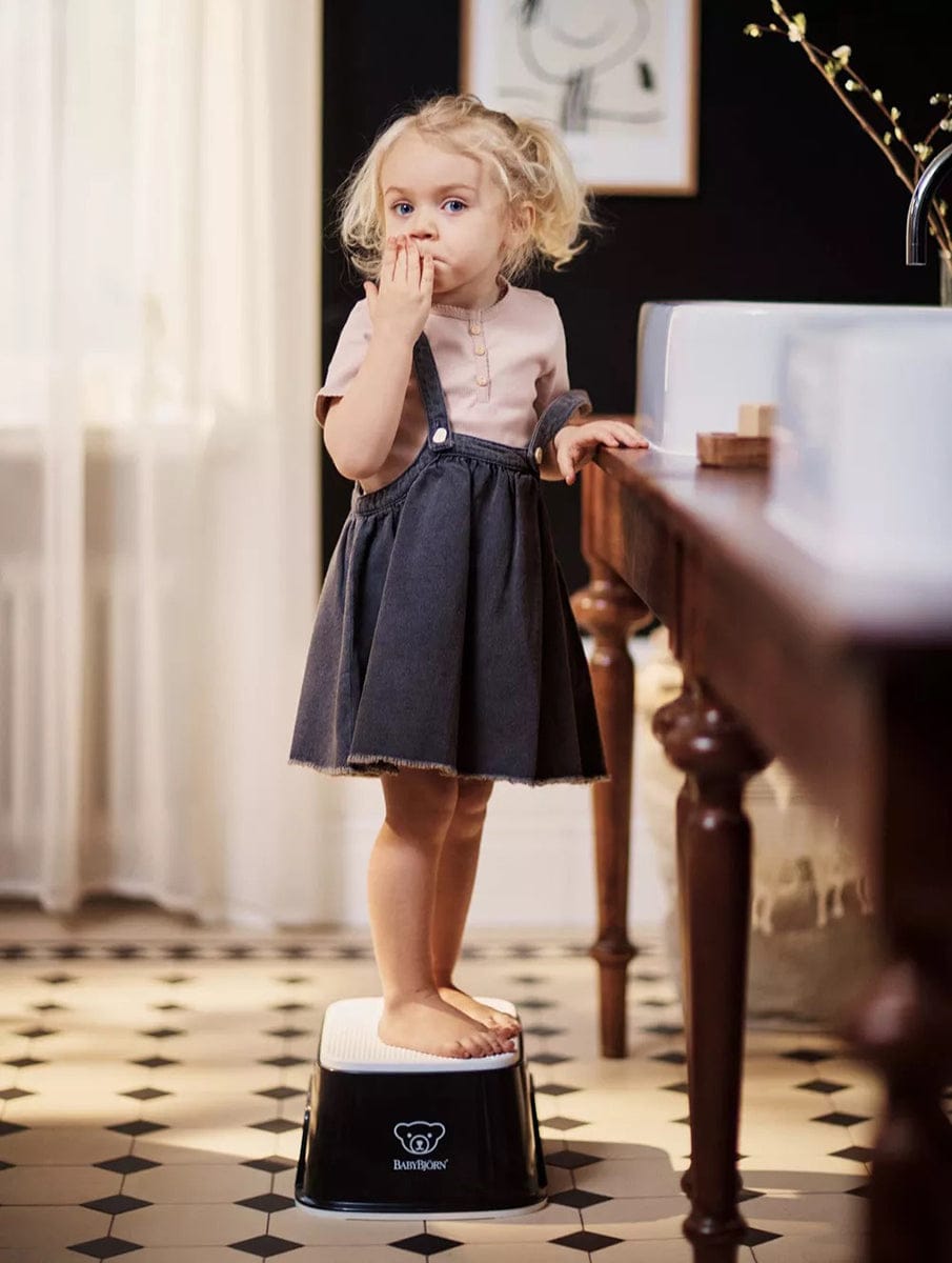 BabyBjorn Step Stool - Black / White - 061256US