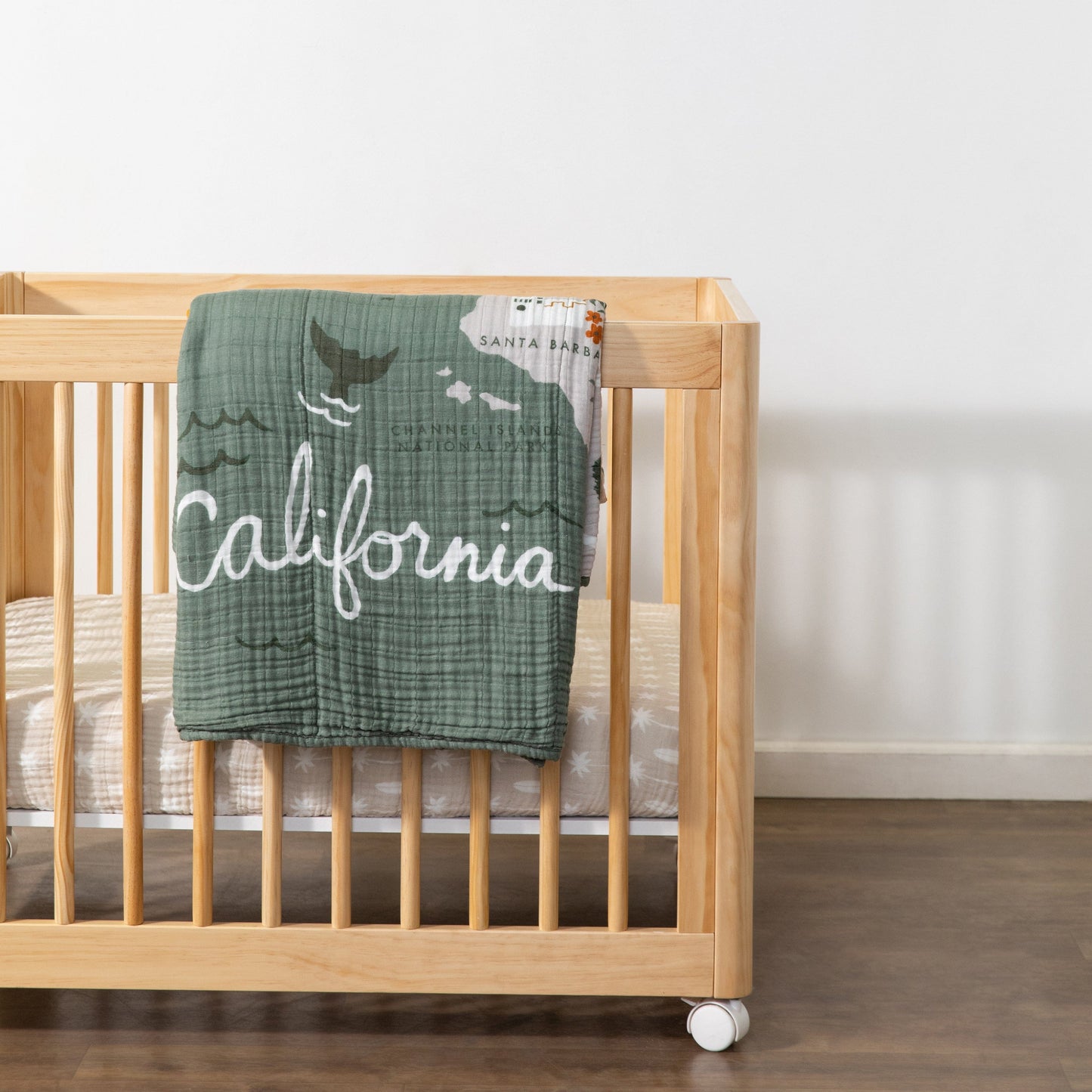 Babyletto All-Stages Midi Crib Sheet in GOTS Certified Organic Muslin Cotton - Beach Bum - T27033