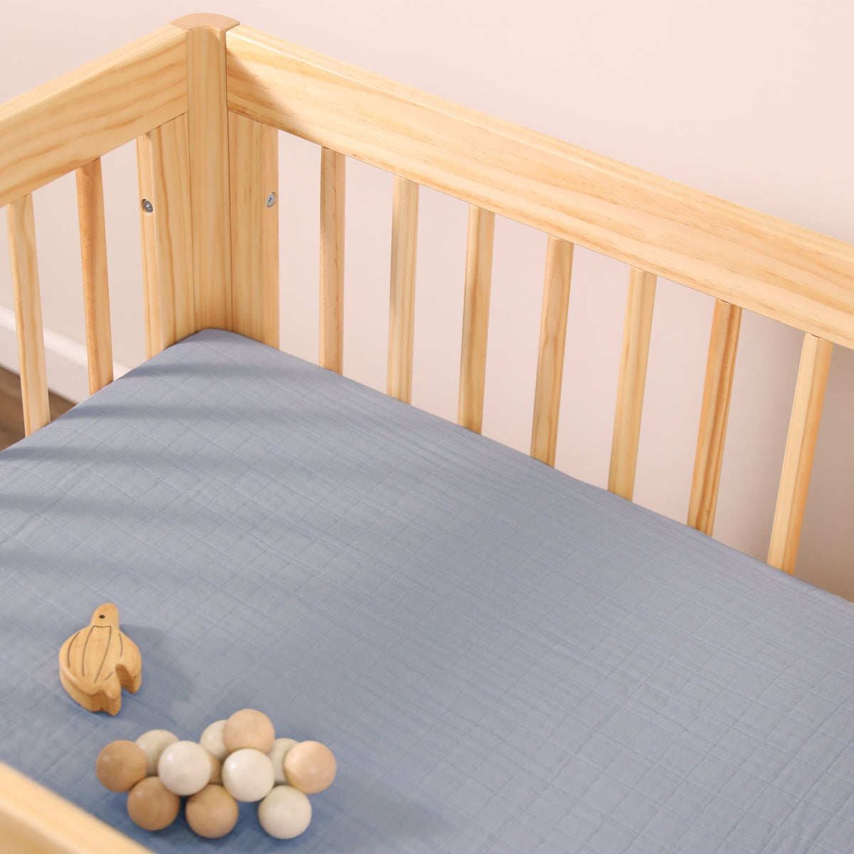 Babyletto All-Stages Midi Crib Sheet in GOTS Certified Organic Muslin Cotton - Dewdrop - T29633DP