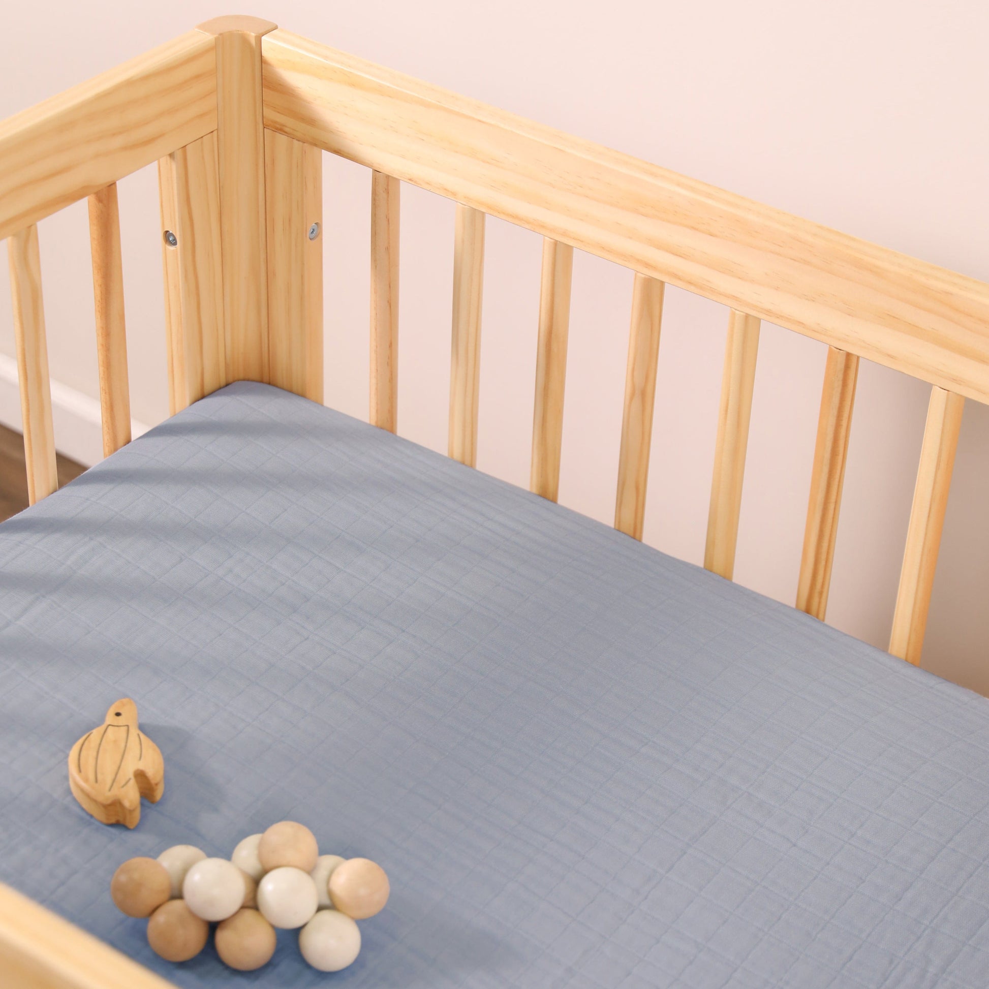 Babyletto All-Stages Midi Crib Sheet in GOTS Certified Organic Muslin Cotton - Dewdrop - T29633DP