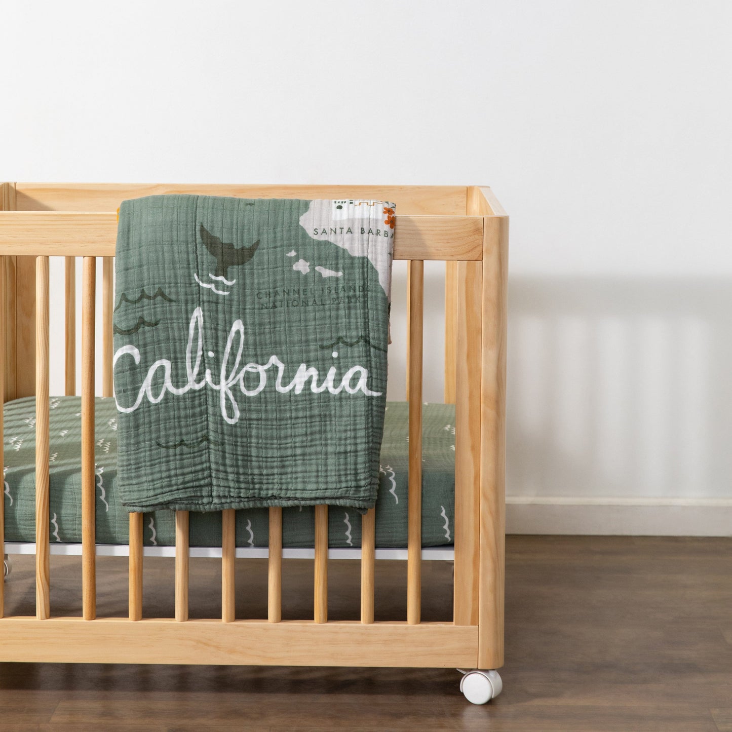 Babyletto All-Stages Midi Crib Sheet in GOTS Certified Organic Muslin Cotton - Ocean Waves - T27133