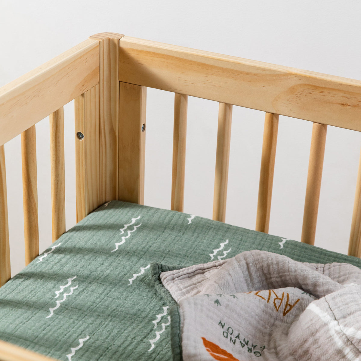 Babyletto All-Stages Midi Crib Sheet in GOTS Certified Organic Muslin Cotton - Ocean Waves - T27133