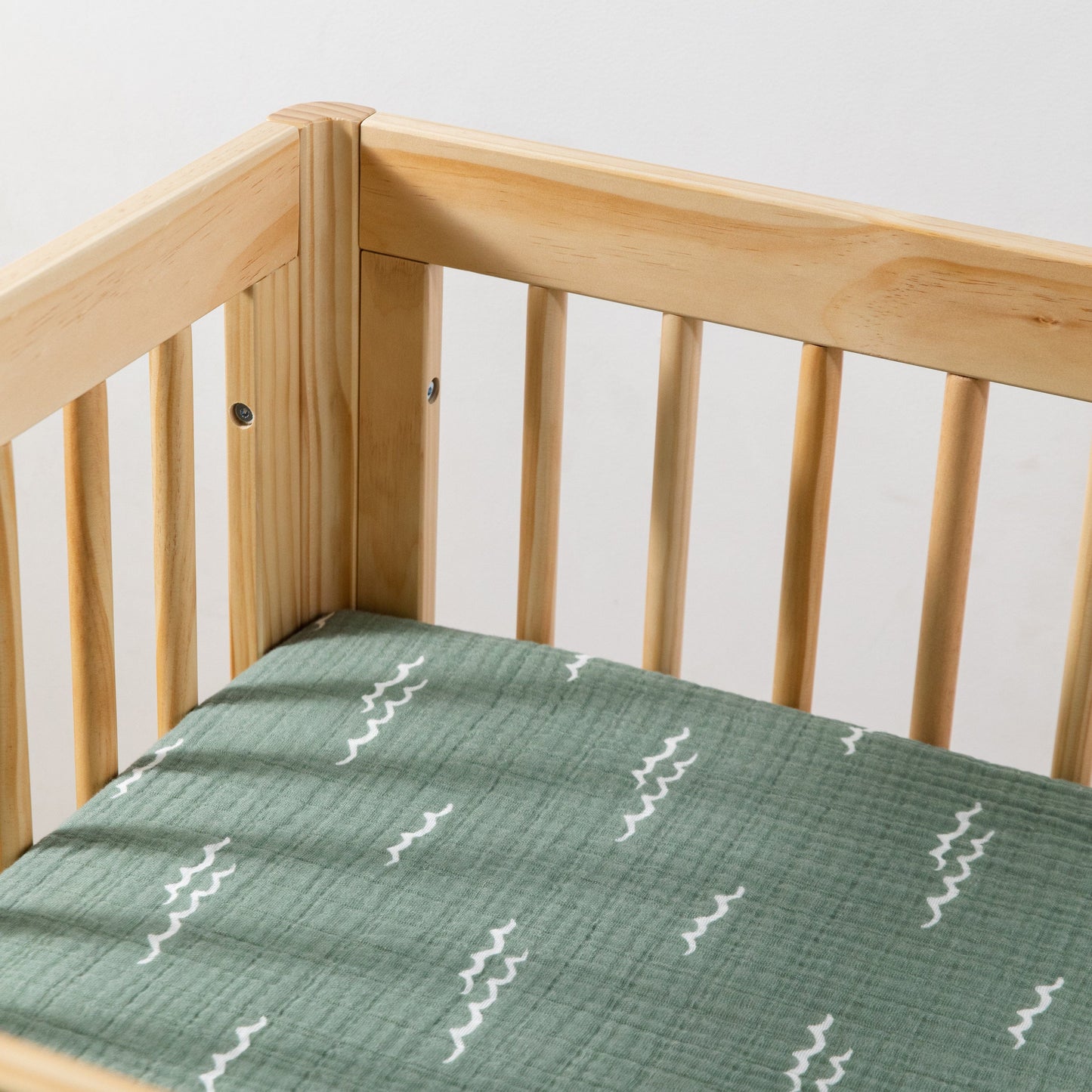 Babyletto All-Stages Midi Crib Sheet in GOTS Certified Organic Muslin Cotton - Ocean Waves - T27133