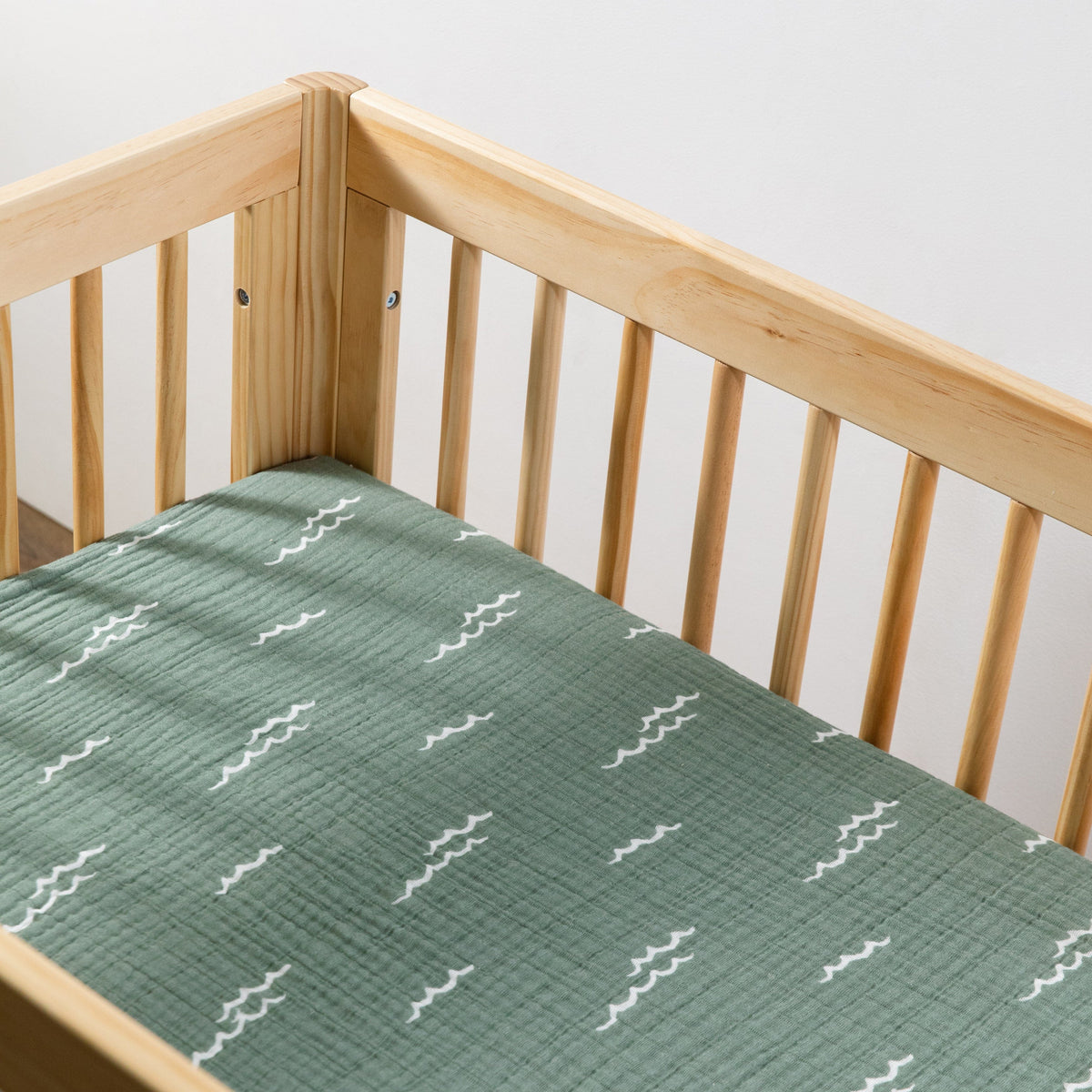 Babyletto All-Stages Midi Crib Sheet in GOTS Certified Organic Muslin Cotton - Ocean Waves - T27133