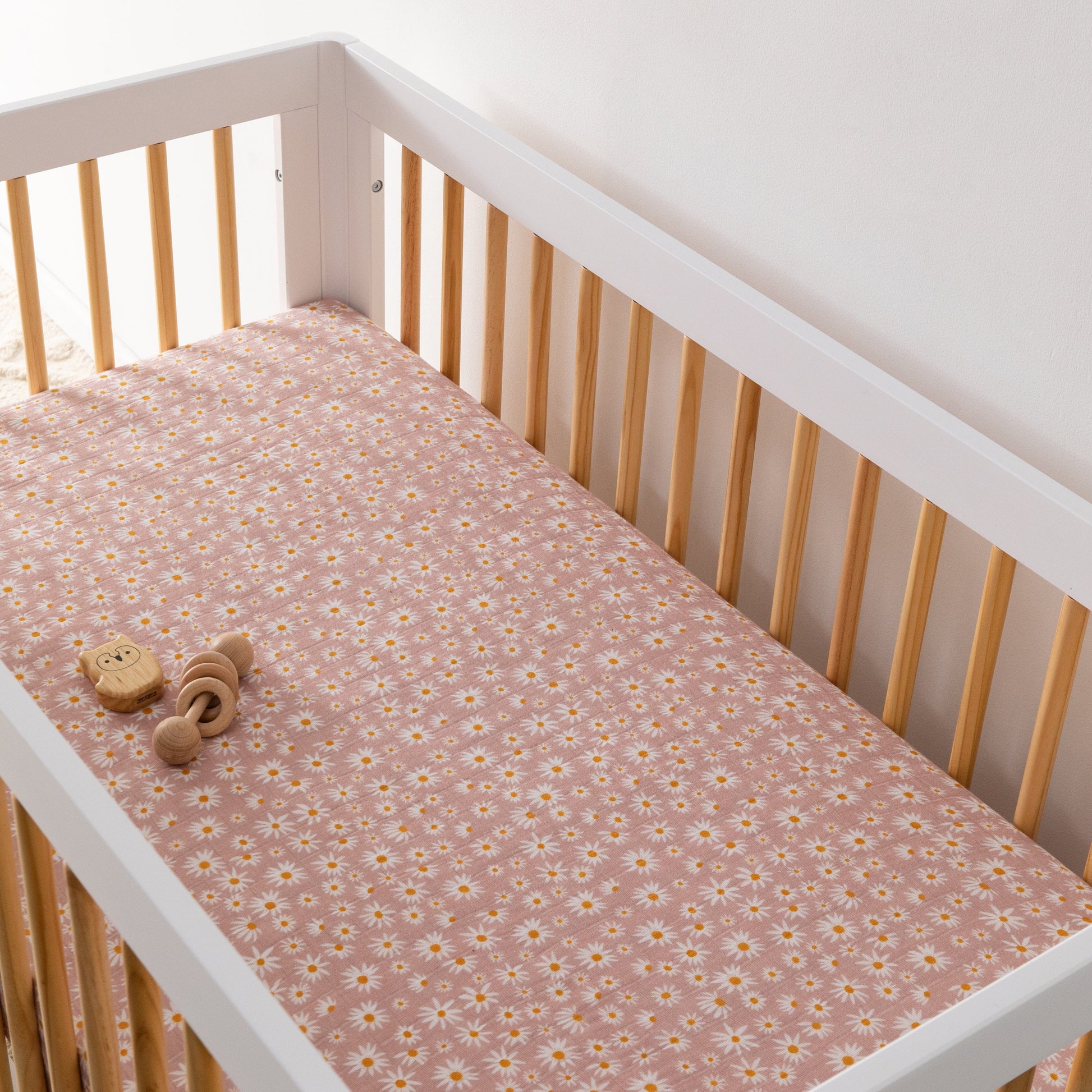 Babyletto Crib Sheet in GOTS Certified Organic Muslin Cotton-Daisy - T28035