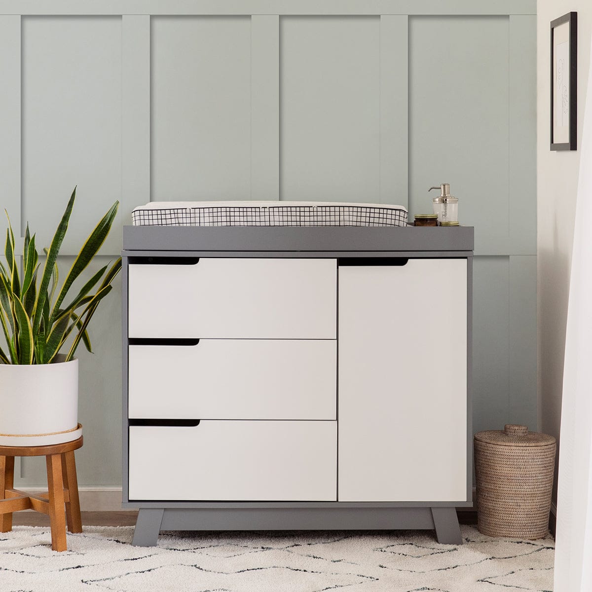 Babyletto Hudson 3-Drawer Changer Dresser, KD w/Removable Changing Tray in Grey/White - M4223GW
