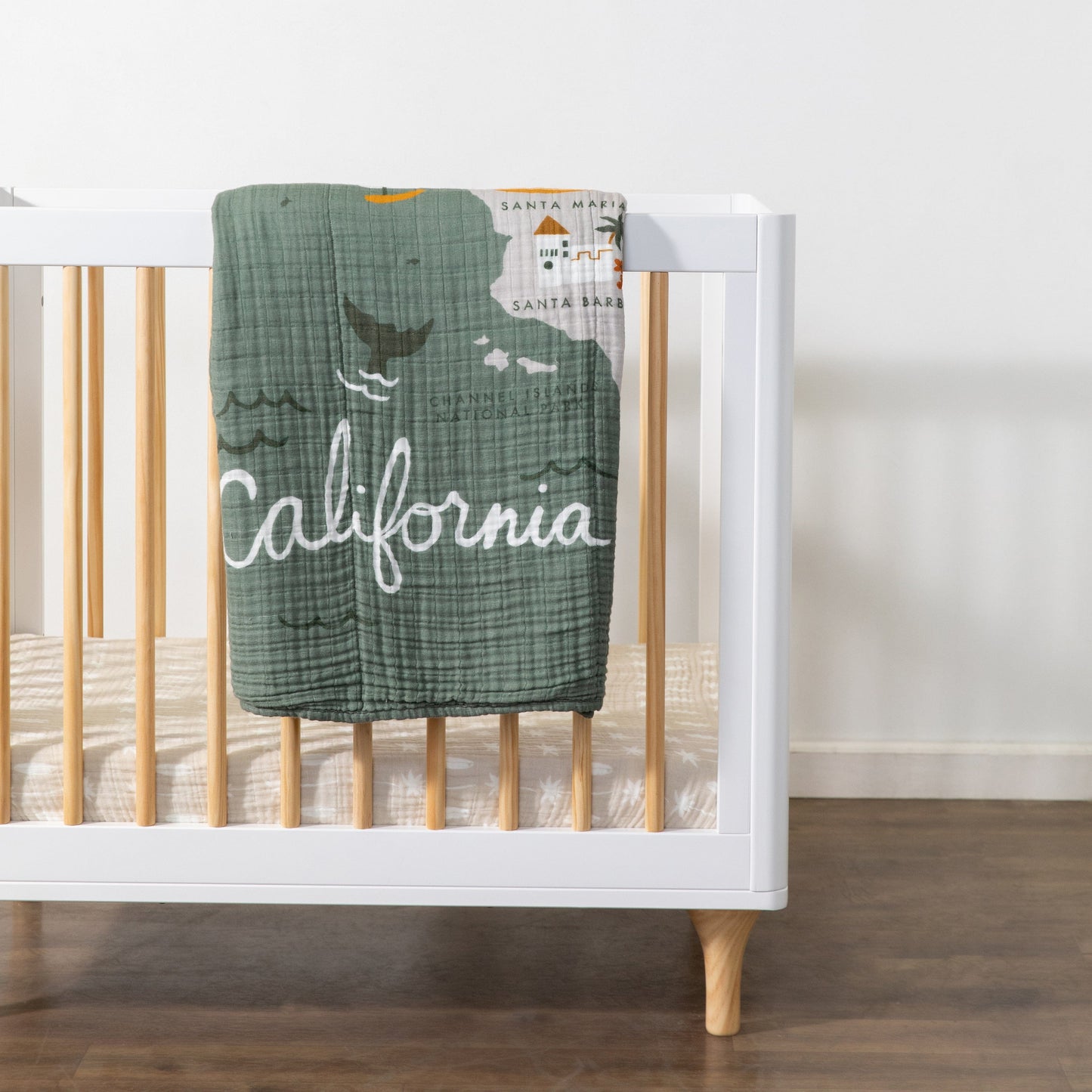 Babyletto Mini Crib Sheet in GOTS Certified Organic Muslin Cotton - Beach Bum - T27036