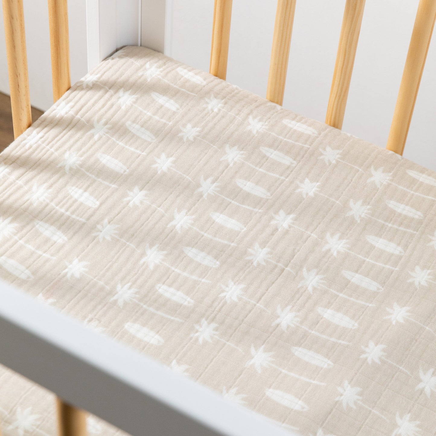 Babyletto Mini Crib Sheet in GOTS Certified Organic Muslin Cotton - Beach Bum - T27036