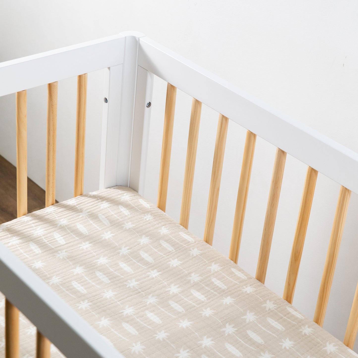 Babyletto Mini Crib Sheet in GOTS Certified Organic Muslin Cotton - Beach Bum - T27036