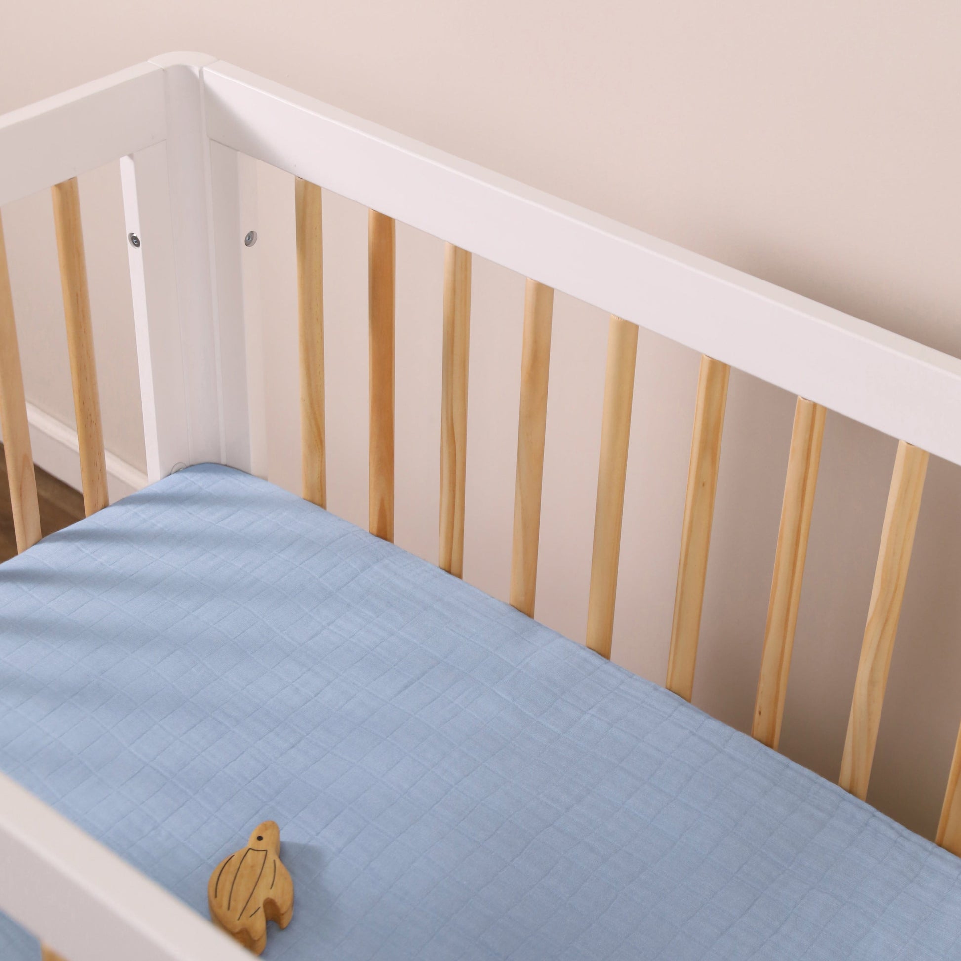 Babyletto Mini Crib Sheet in GOTS Certified Organic Muslin Cotton - Dewdrop - T29636DP
