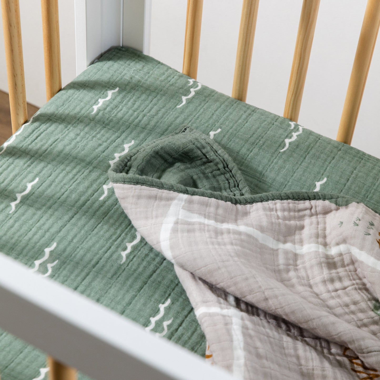 Babyletto Mini Crib Sheet in GOTS Certified Organic Muslin Cotton - Ocean Waves - T27136