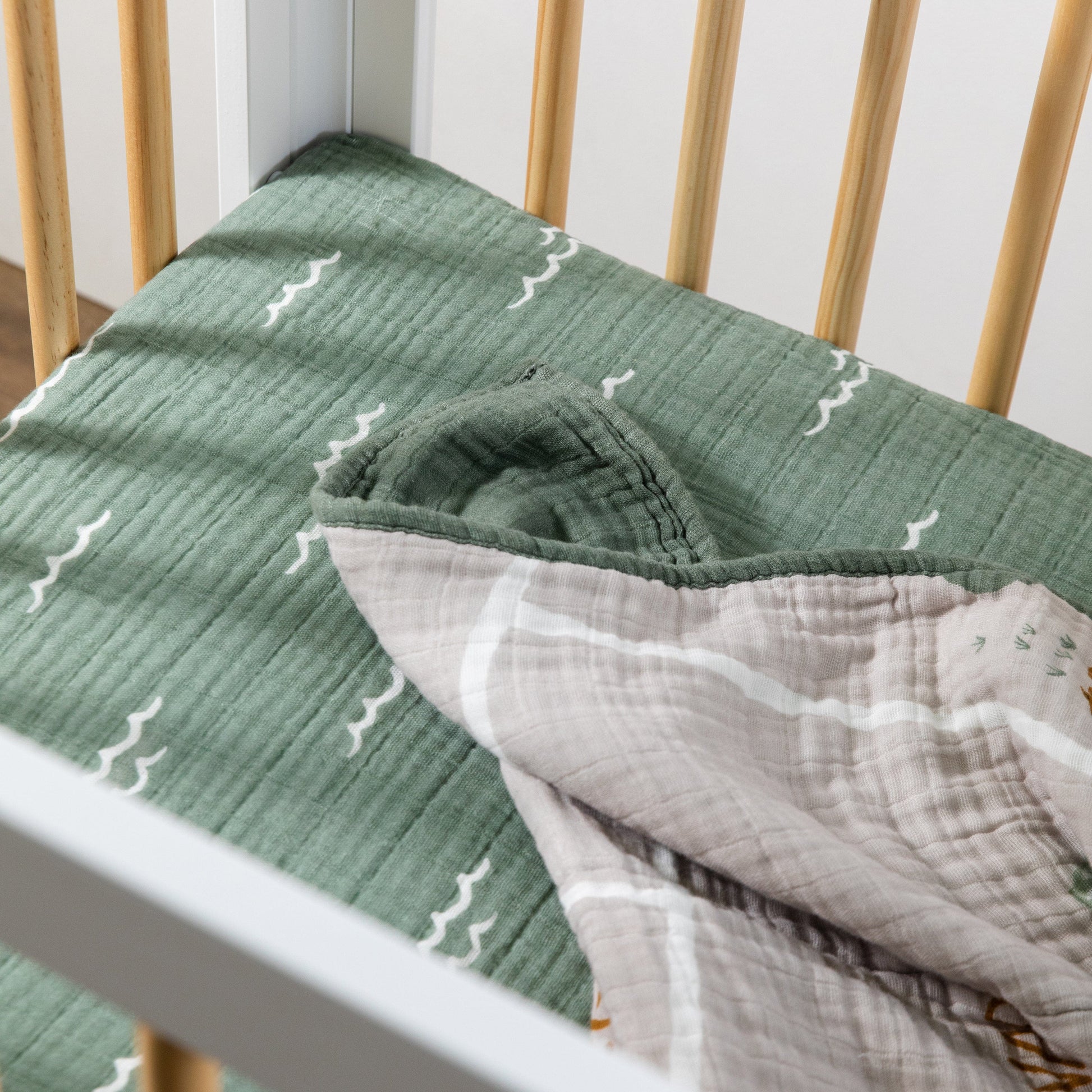 Babyletto Mini Crib Sheet in GOTS Certified Organic Muslin Cotton - Ocean Waves - T27136