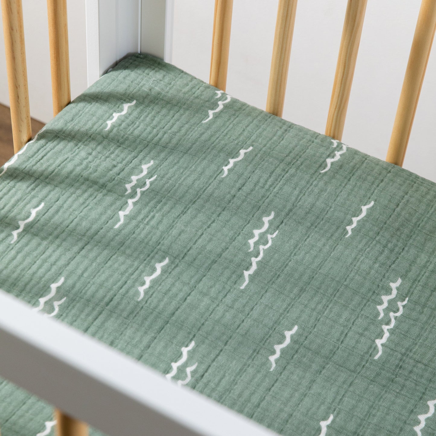 Babyletto Mini Crib Sheet in GOTS Certified Organic Muslin Cotton - Ocean Waves - T27136