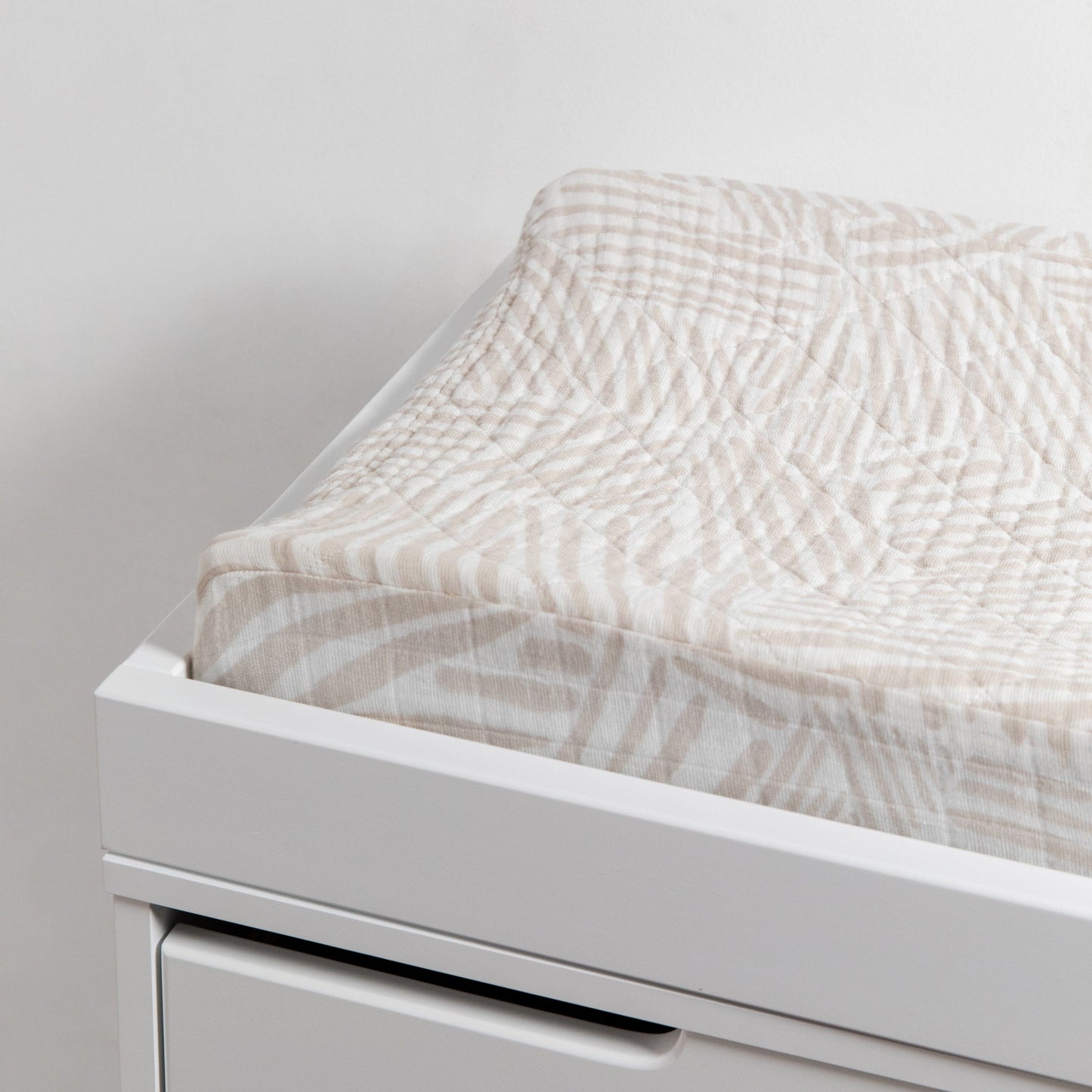 Babyletto Quilted Changing Pad Cover in GOTS Certified Organic Muslin Cotton - Oat Stripe - T29237