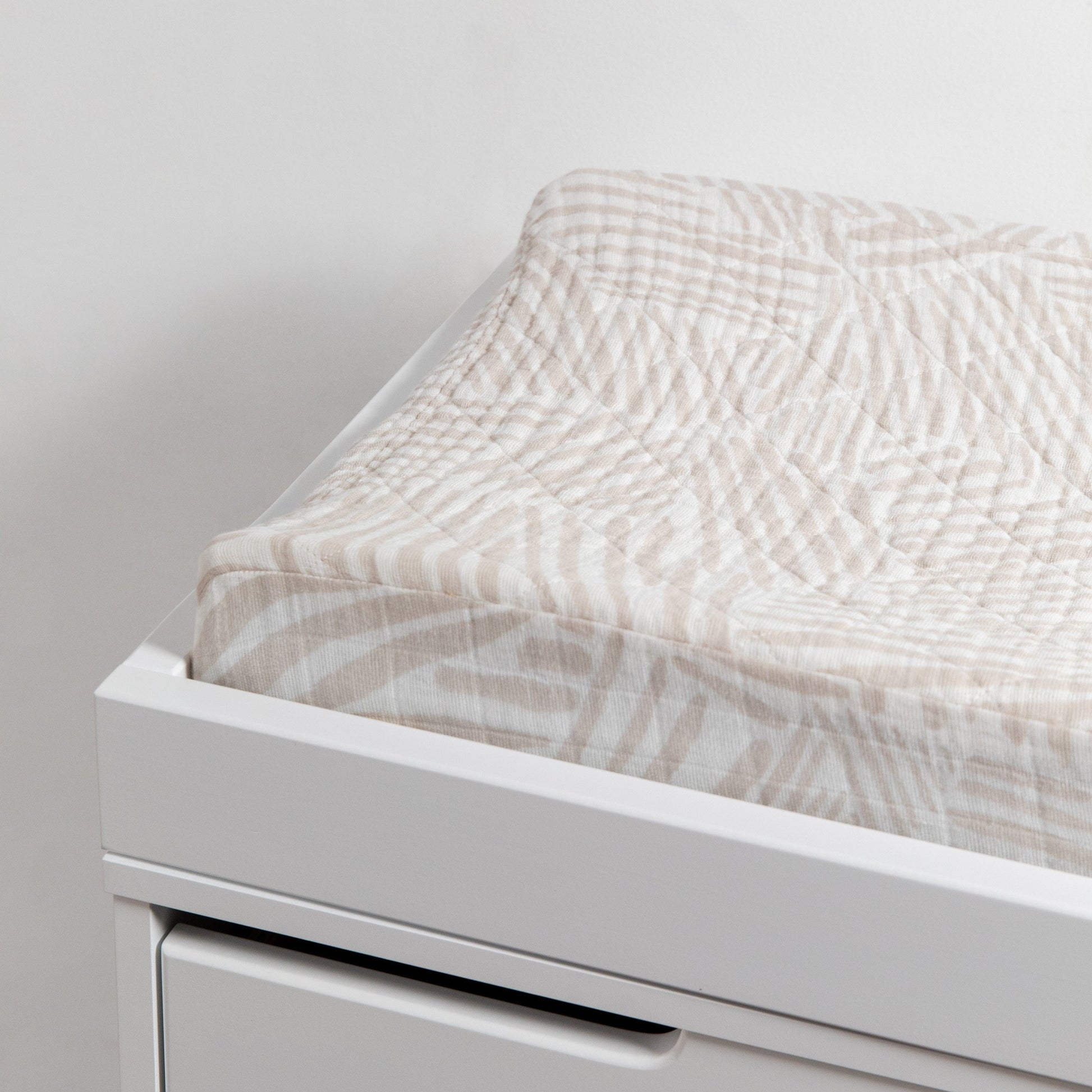 Babyletto Quilted Changing Pad Cover in GOTS Certified Organic Muslin Cotton - Oat Stripe - T29237