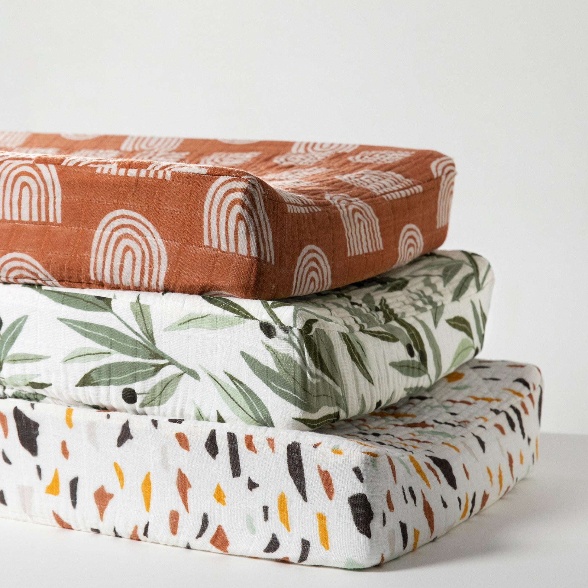 Babyletto Quilted Changing Pad Cover in GOTS Certified Organic Muslin Cotton - Olive Branches - T28237