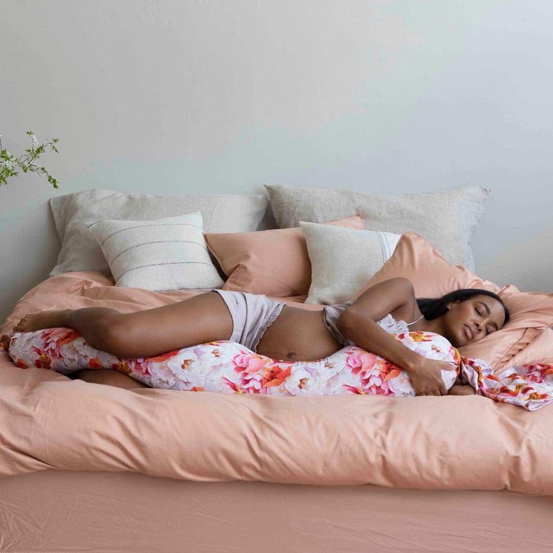 bbhugme Pregnancy Pillow - Blushing Roses - 120288