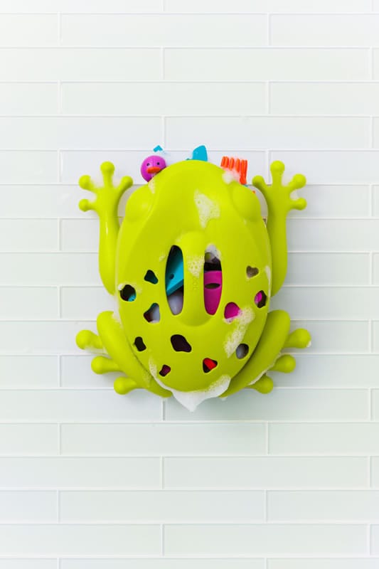 Boon Frog Pod Bath Toy Scoop