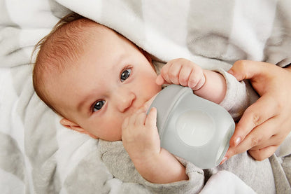 Boon NURSH Silicone Pouch Bottle, 4OZ - Light Gray - B11346