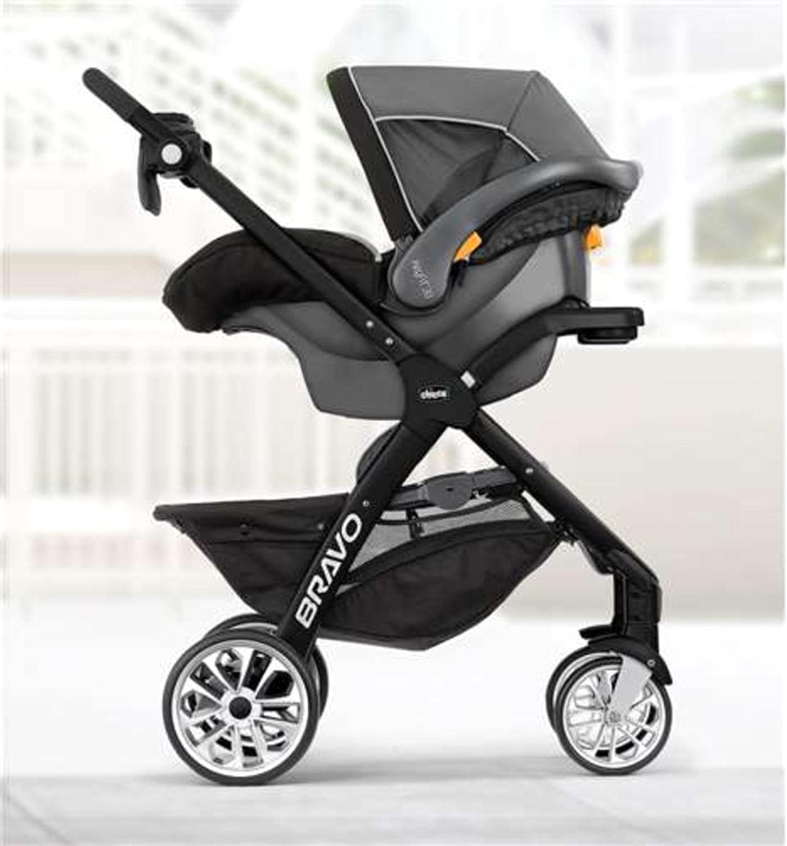 Chicco Bravo LE Trio Travel System - Genesis