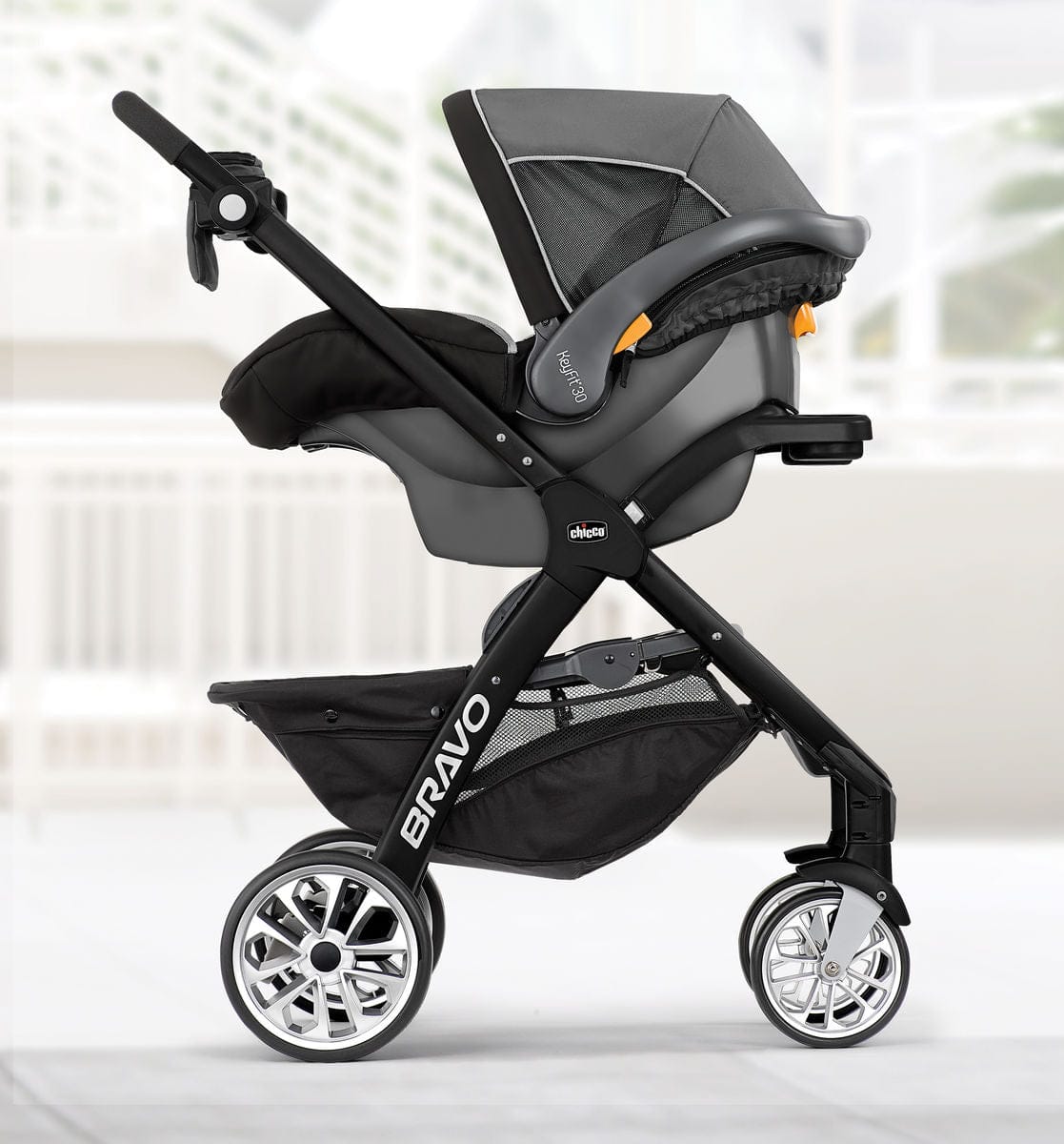 Chicco Bravo LE Trio Travel System - Silhouette - 05079224330070