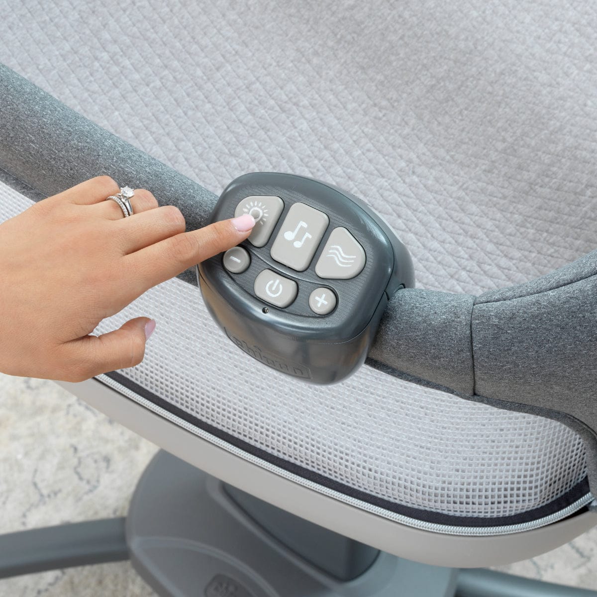 Chicco Close To You Bedside Bassinet - Heather Grey - 00079642400070