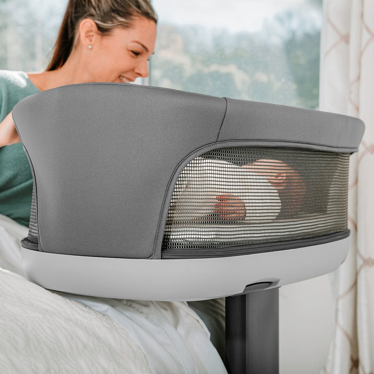 Chicco Close To You SE Bedside Bassinet - Charcoal - 00079641940070