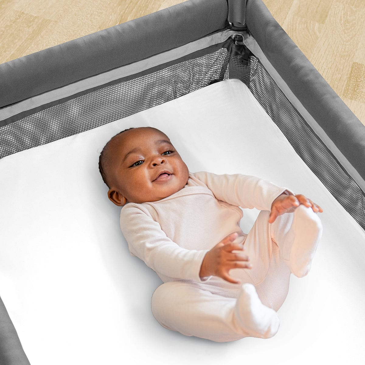 Chicco Dash Playard Sheets - White / Stripe - 04087017370070