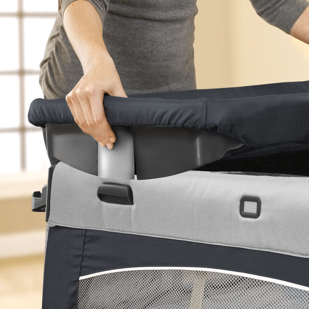 Chicco Lullaby Baby Playard - Iceland - 04079094180070