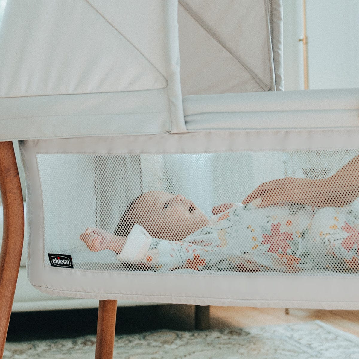 Chicco LullaGo Anywhere LE Portable Bassinet - Serene - 05079687730070