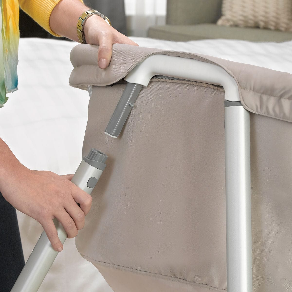 Chicco Lullago Portable Bassinet - Chestnut - 06079044540070