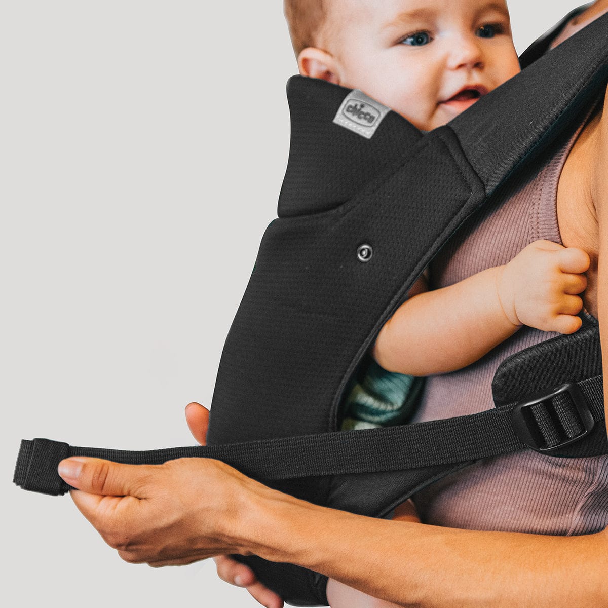 Chicco SnugSupport 4-in-1 Infant Carrier - Black - 06079720950070