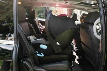 Clek Liing Lightweight Infant Car Seat with Load Leg - Pitch Black - LG24U1-PBKB3