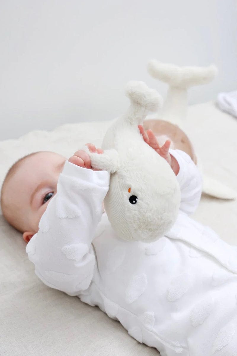 Cloud b Tranquil Whale Family - White - 7900-WD