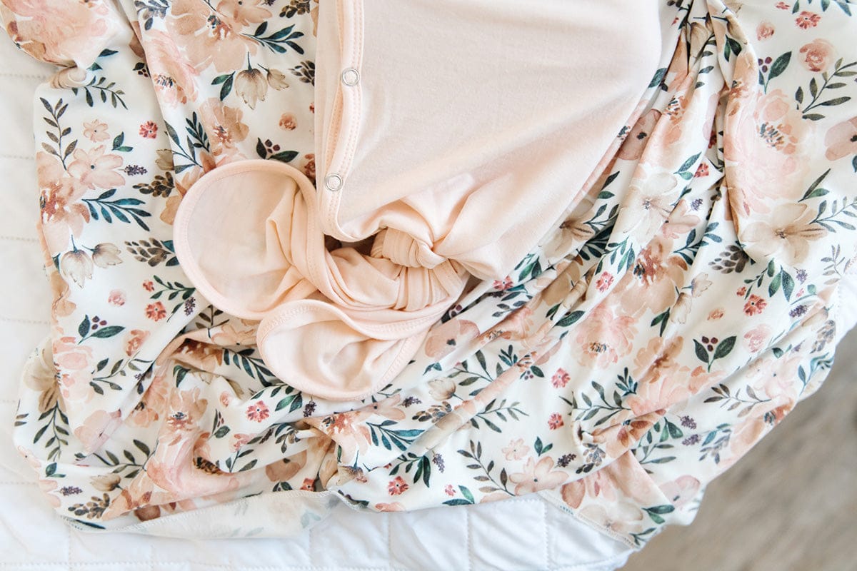 Copper Pearl Newborn Knotted Gown - Blush - X002FR37WF