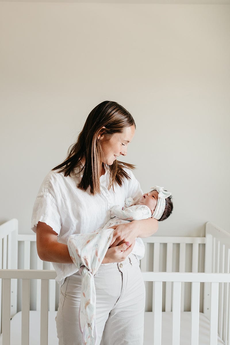 Copper Pearl Newborn Knotted Gown - Coral - X002WW4W0J