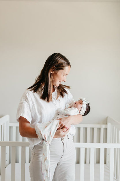 Copper Pearl Newborn Knotted Gown - Coral - X002WW4W0J