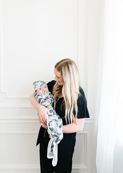 Copper Pearl Newborn Knotted Gown -  Gunnar - X002KDLOC9