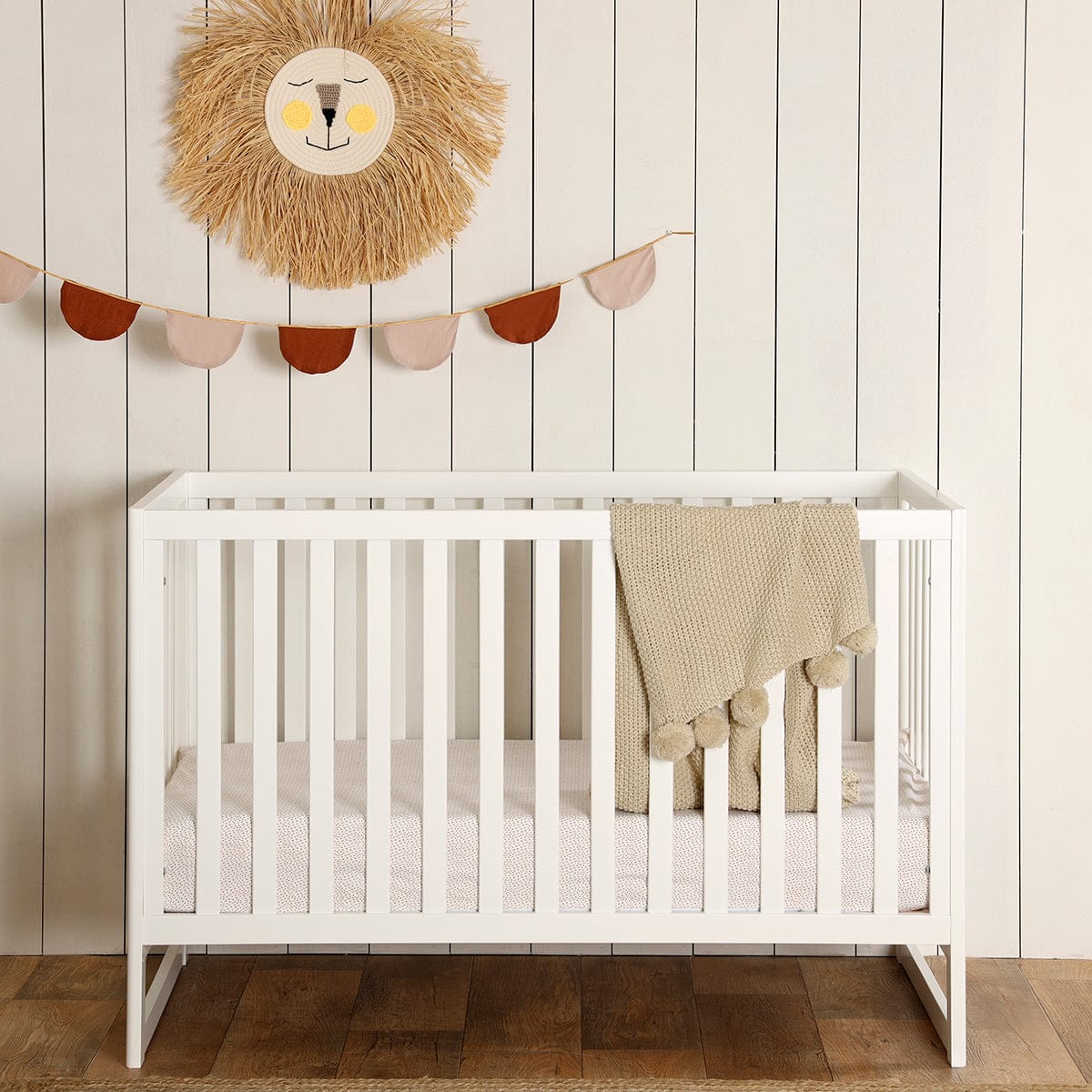 dadada Austin 3-in-1 Convertible Crib - White - 11001