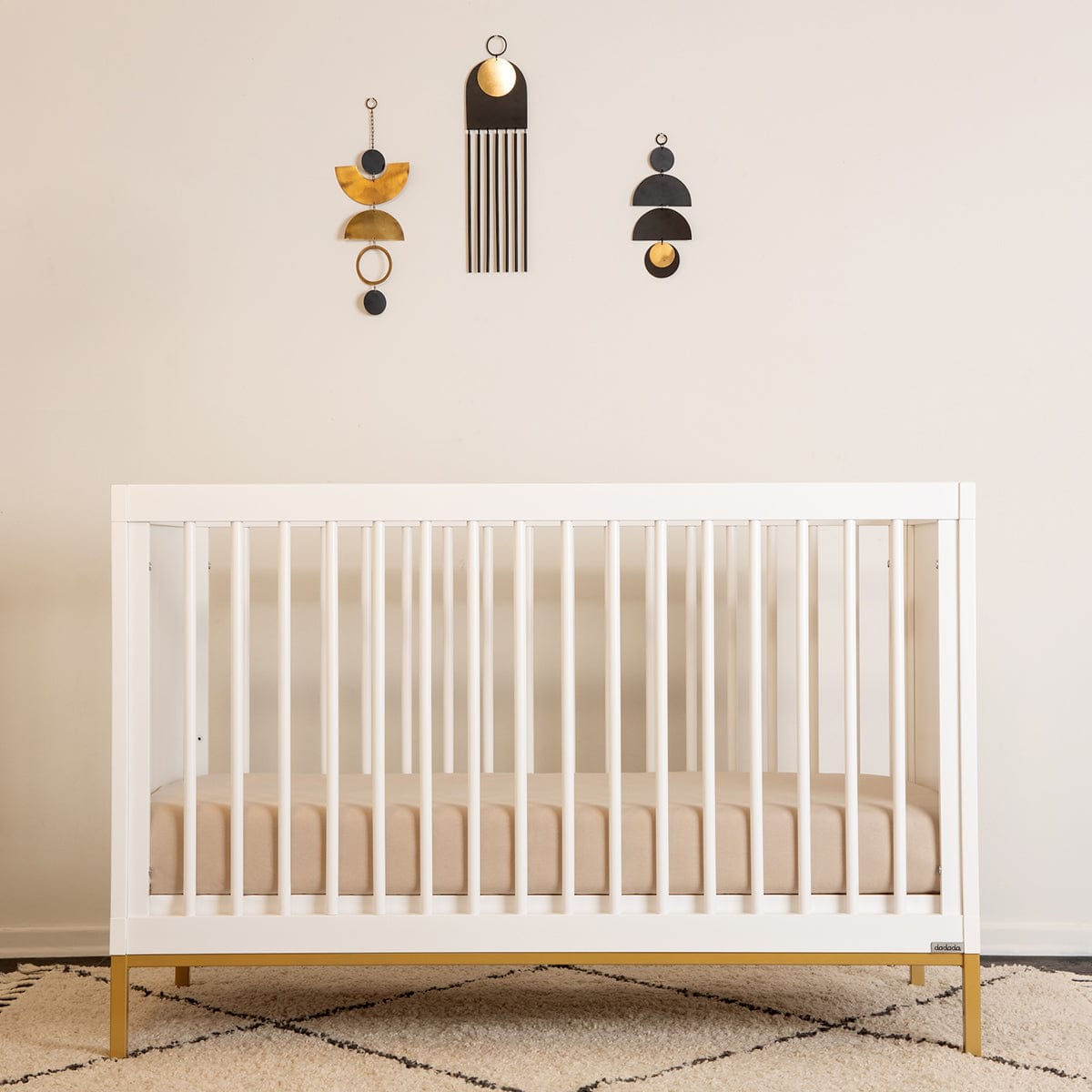 dadada Chicago 3-in-1 Crib - White / Gold - 13191-DA