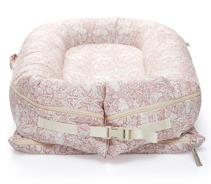 DockATot x William Morris Deluxe+ Dock - Brer Rabbit - 10361-DOCK