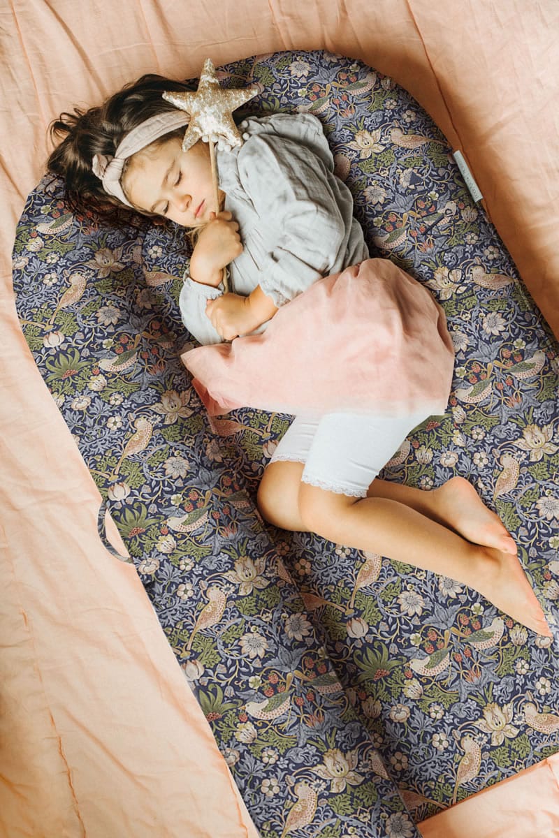 DockaTot x William Morris Grand Dock- Strawberry Thief