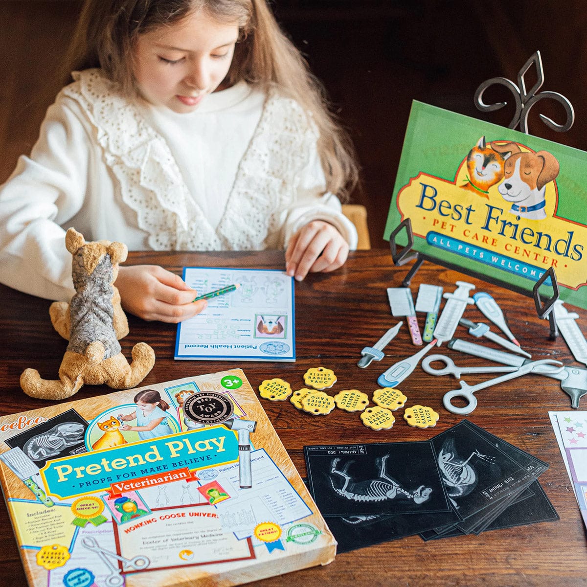 eeBoo Pretend Play Set - Veterinarian - IMPVE2