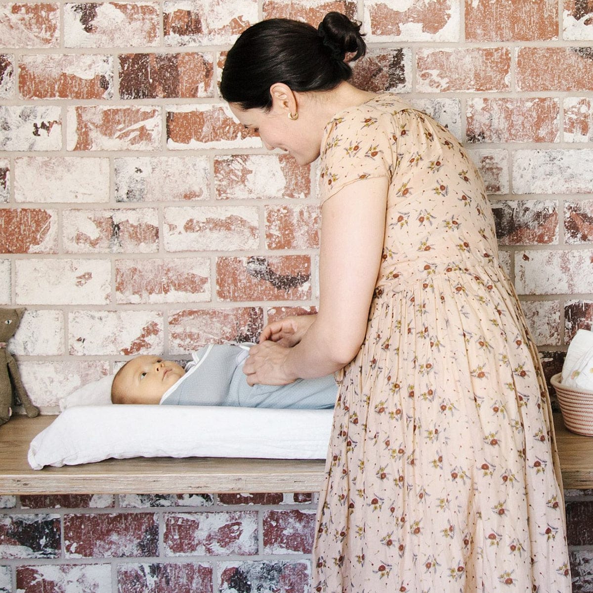 Ergobaby Lightweight Swaddler - Stone - SWLWSTONE